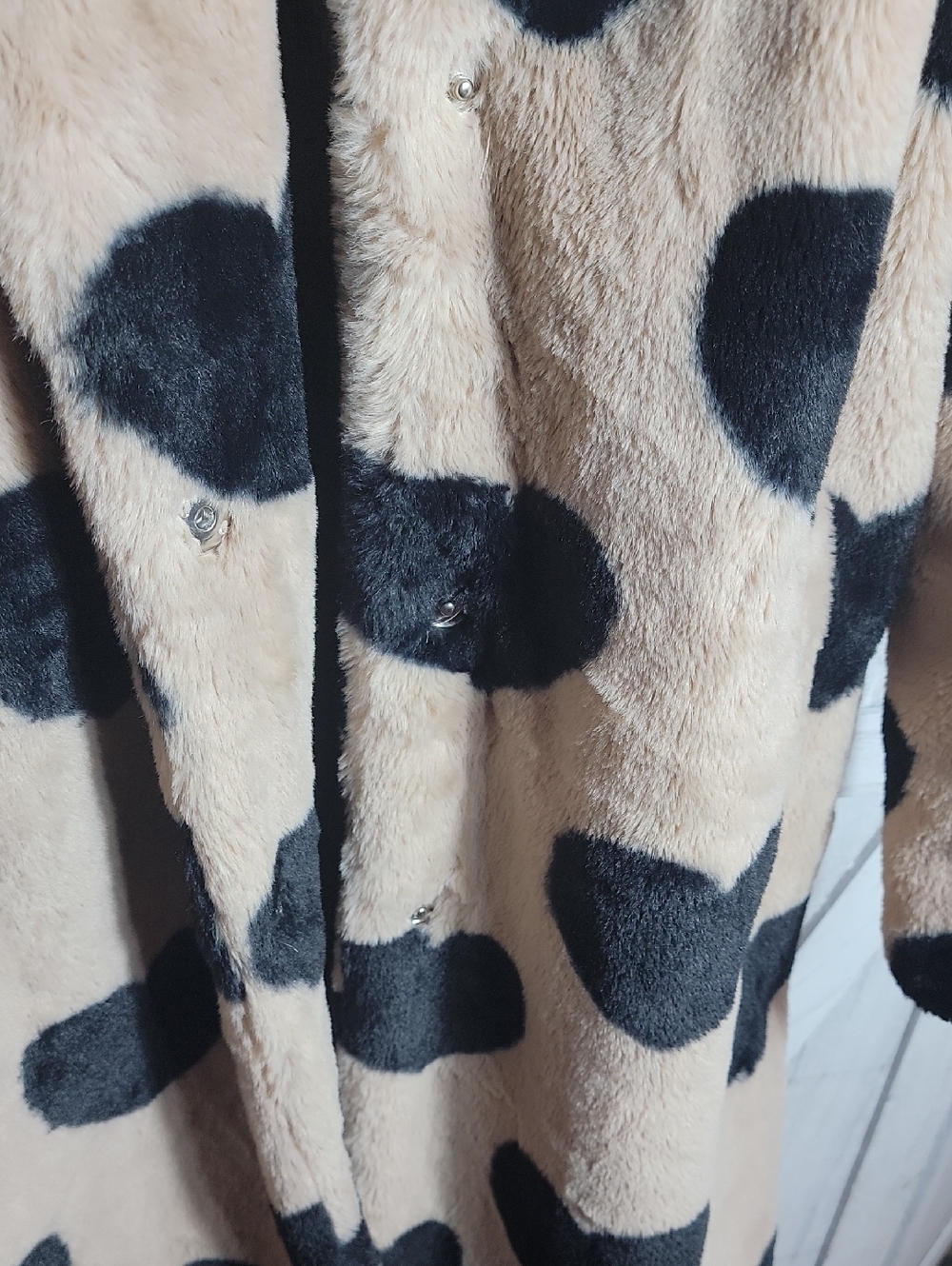 Stoosh Beige Faux Fur Teddy Coat with Black Heart Print Size Medium - Picture 5 of 10